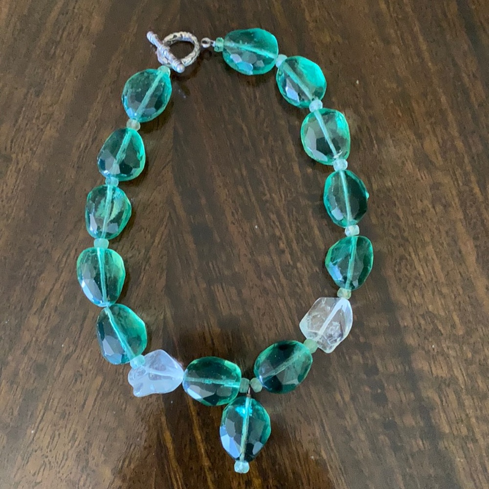 Green semi precious chunky choker necklace